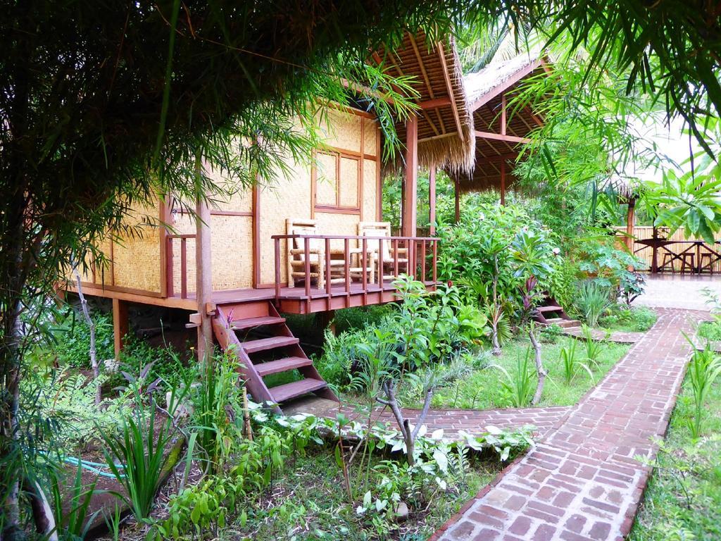 Shibui Garden Bungalows And Restaurant 탄정 외부 사진