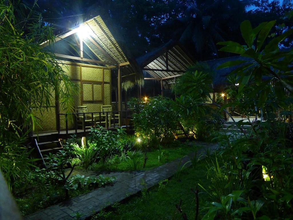 Shibui Garden Bungalows And Restaurant 탄정 외부 사진